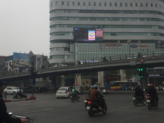 ea5adfbfaceb56b50ffa màn hình led ngã tư sở