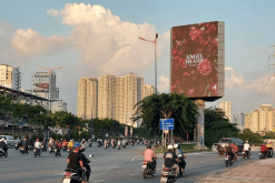 Quảng cáo màn hình LED chân cầu Sài Gòn