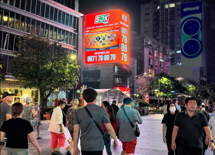 LED 20 Nguyễn Huệ